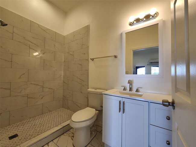 Photo - 5027 Creekmont Dr Unit Studio