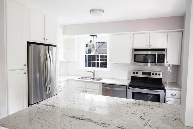 Photo - 1004 Baywood Ct