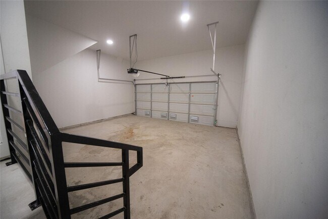 Photo - New Beautiful Townhome Great Location - 240