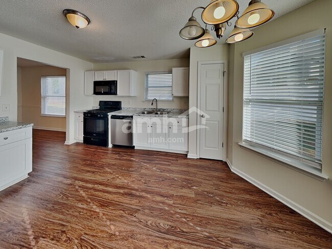 Photo - 3013 Summer Breeze Dr