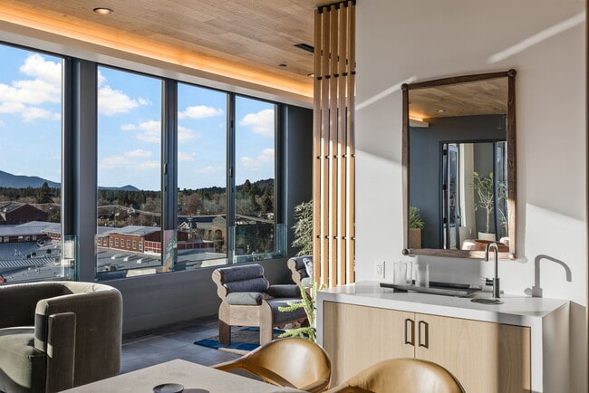 Sunset Lounge for Meetings or Dinners with Friends
