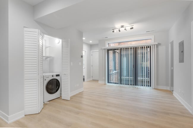1558.5 W Juneway Terrace