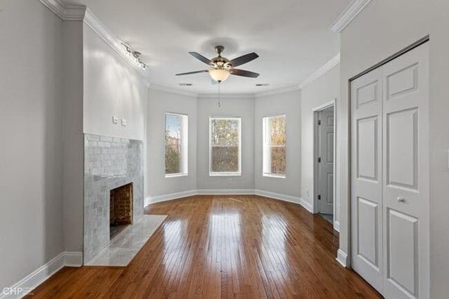 Building Photo - 6216 S Indiana Ave Unit 2 Rental