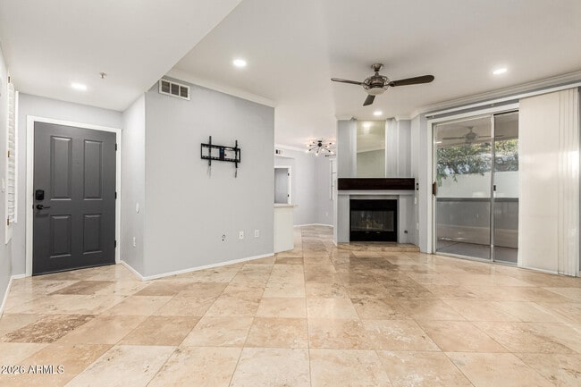 Building Photo - 2992 N Miller Rd Unit 116