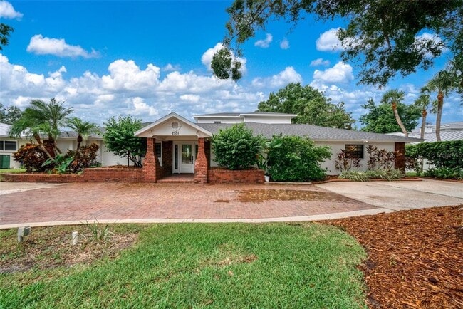 Photo - 2551 Lakeview Dr