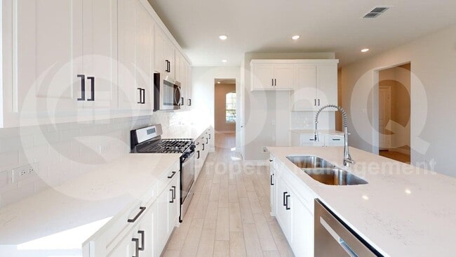 Photo - 920 Lido Ln