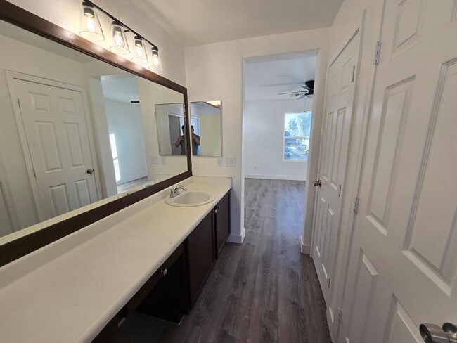 Photo - 5117 S 15th Pl