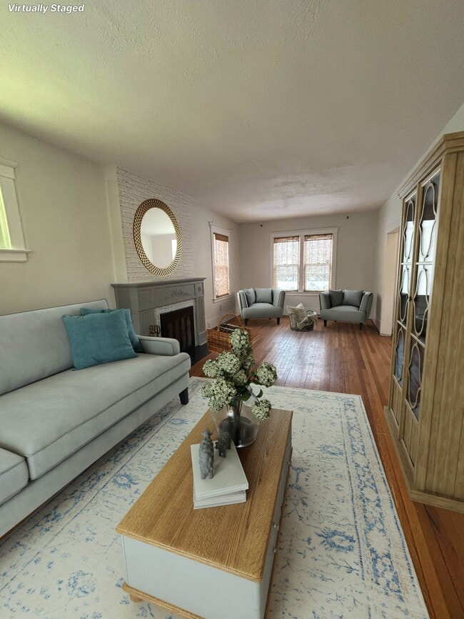 Photo - 135 Maria St