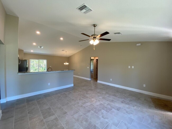 Photo - Desirable SW Ocala Neighborhood 3/2/2 **Won't Last**