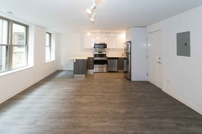 Photo - 940 W Winona St Unit 114