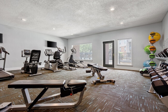 C242740_WimbeldonOaks_Gimnasio3_03