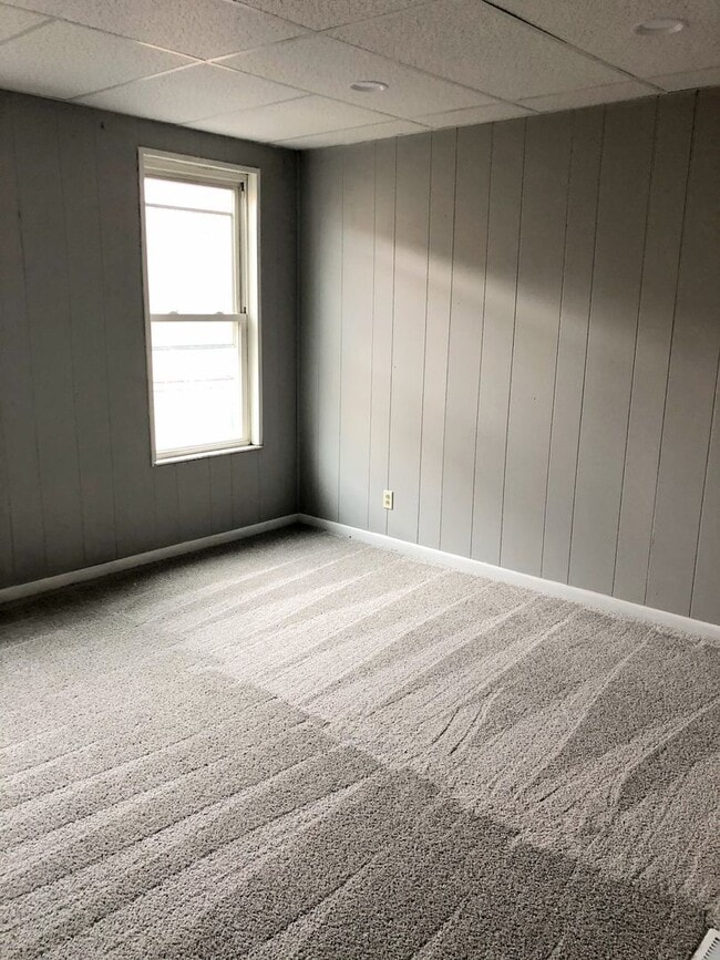 Photo - 3 bed 1 bath in South Oakland - Central air, washer/dryer, updated, dishwasher