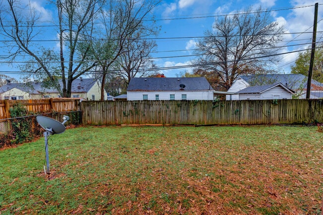 Photo - 3903 Telstar Cir SW