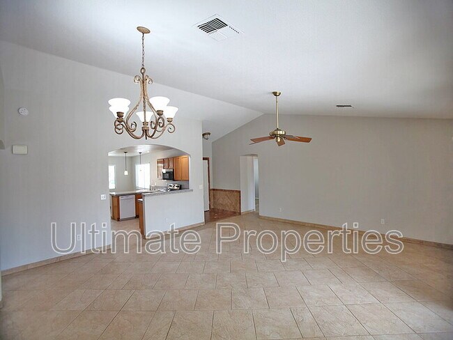 Photo - 4611 N 87th Ave