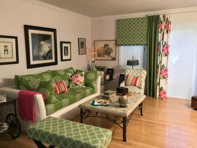 Photo - 1345 N Fuller Ave Unit 104