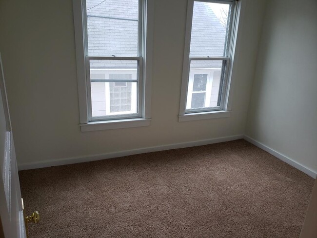 1228 E Dayton St Unit 2