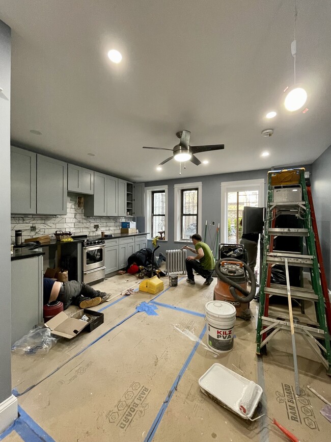 Photo - 335 E 116th St Apartments