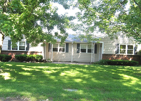 Photo - 33 Teakwood Ln