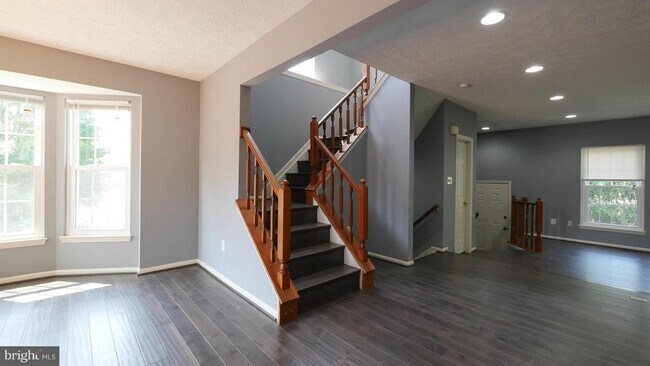 Photo - 15 Beacon Hill Way