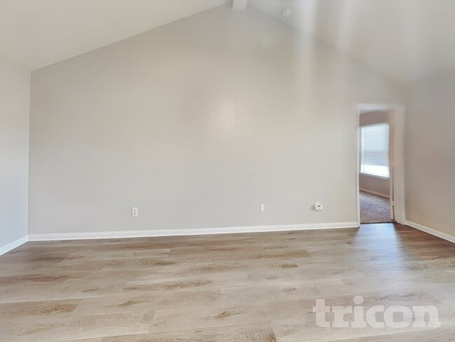 Photo - 108 Rushmore Ln