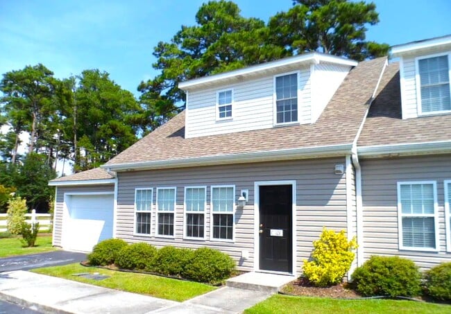 Building Photo - 4513 Country Club Rd