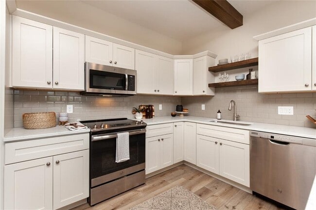 Photo - 6460 Galleria Dr