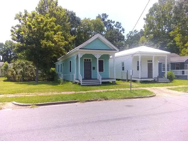 Photo - 951 Montgomery St