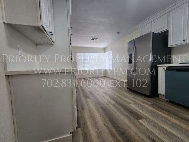 Photo - GREAT 3 BEDROOM SINGLE STORY IN THE SOUTHW...