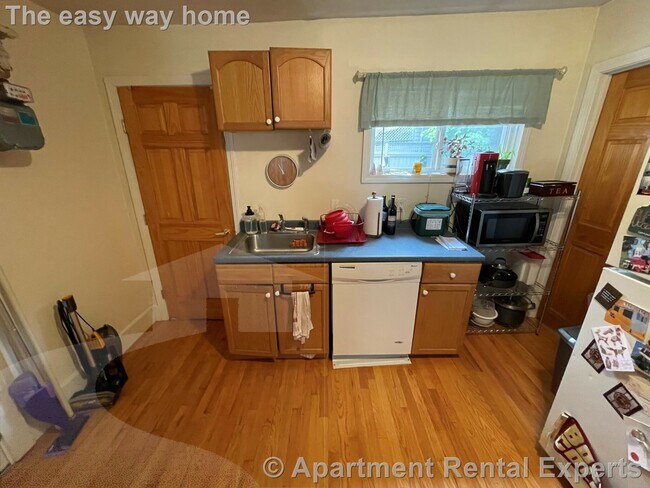 17 Bay St Unit 1R