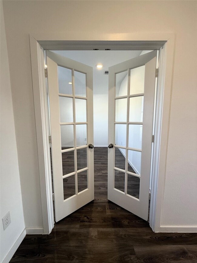 Photo - 5311 Still Mdw Ln