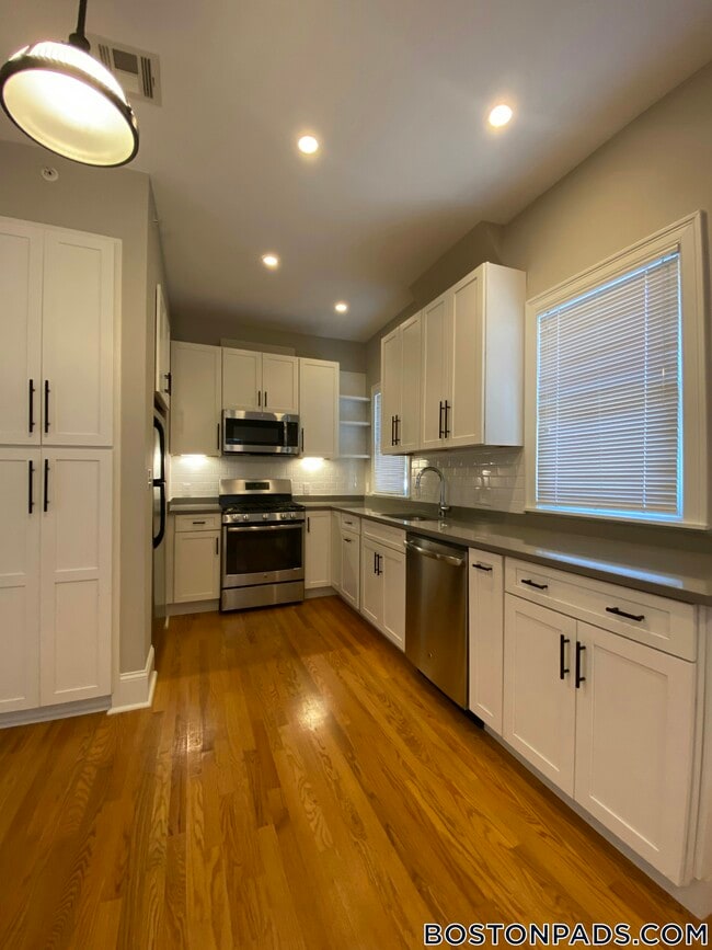 Photo - 178 Brooks St Unidad 1