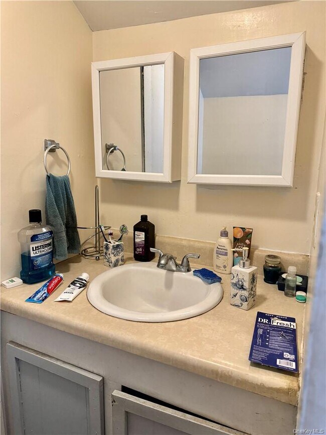 Photo - 19 Bloomingburg Rd