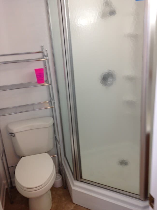 Photo - 1942 Moss St Unidad Studio apartment