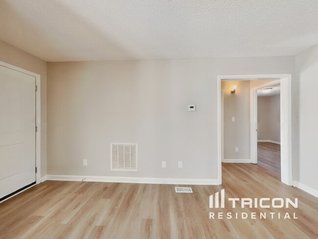 Photo - 1004 Spruce Dr