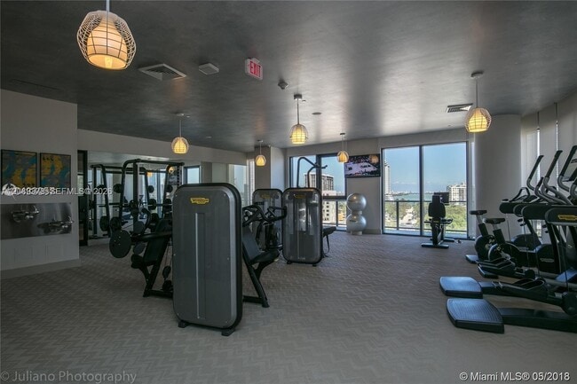 121 NE 34th St Unit 2202