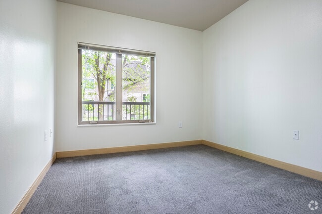 2BR, 2BA - 1,000SF - Bedroom