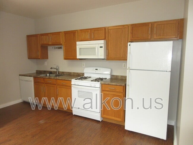 Photo - 620 Loretta St