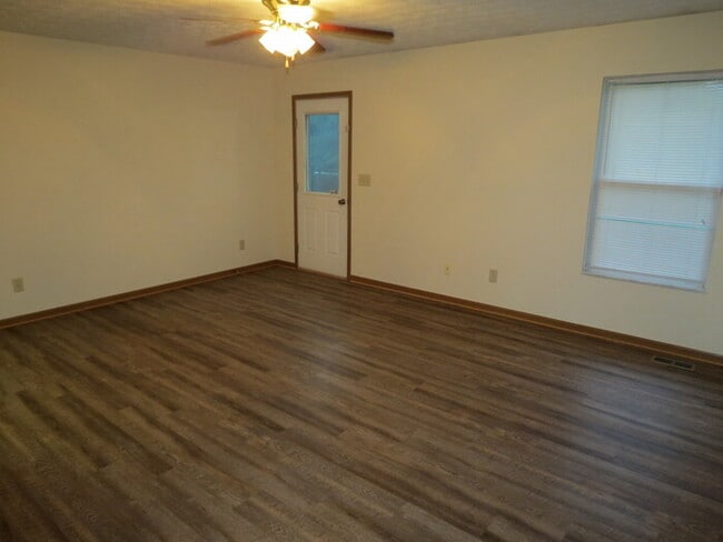 Photo - 4284 Nipigon Dr