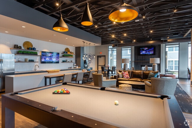 Clubhouse - Hudson 5401