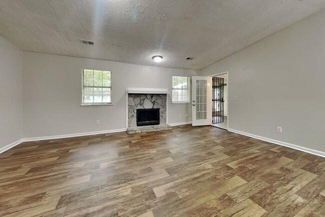 Photo - 2093 Drake Ct