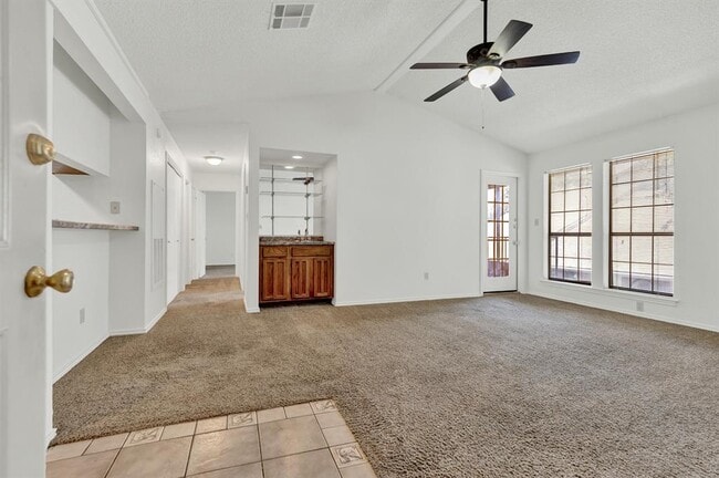 Photo - 1202 Thorpe Ln Unit 208