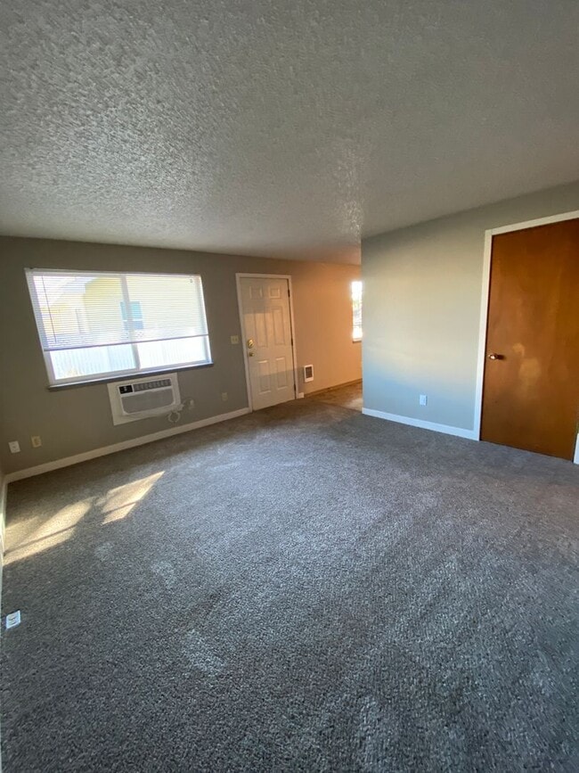 Photo - YAK017 Unidad 1005B