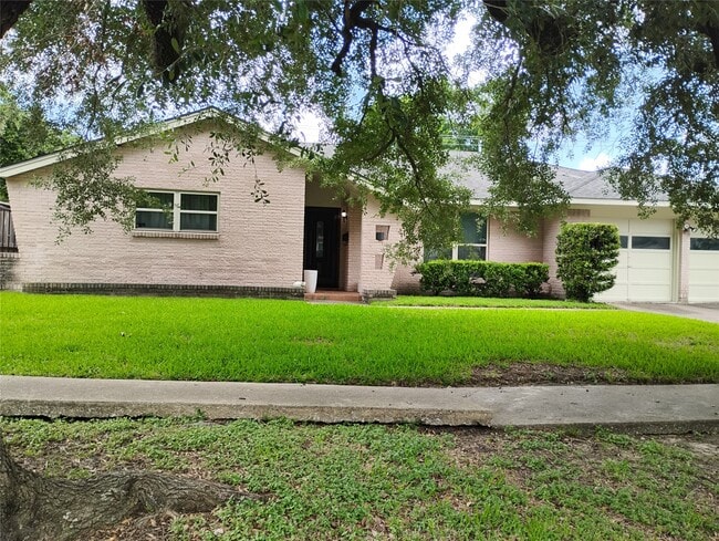 Photo - 5431 Grape St