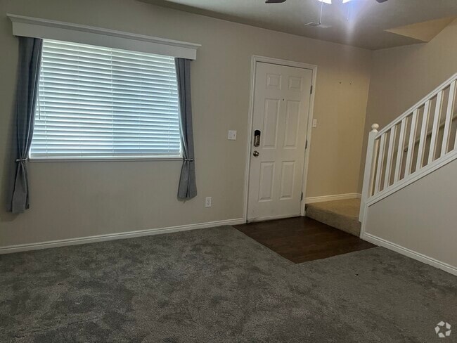Building Photo - 422 Pheasant Ridge Dr Rental