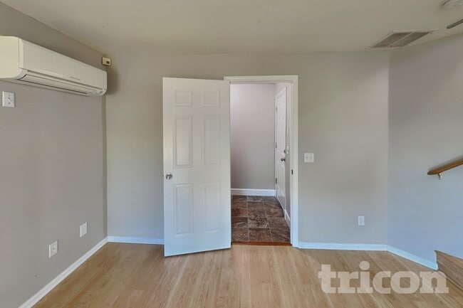Photo - 4510 41st St NE