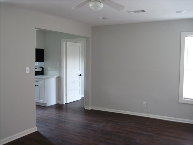 Photo - 7522 S Hall St