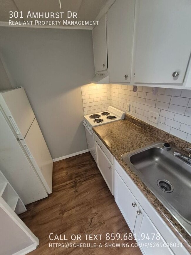 Photo - 301 Amhurst Dr