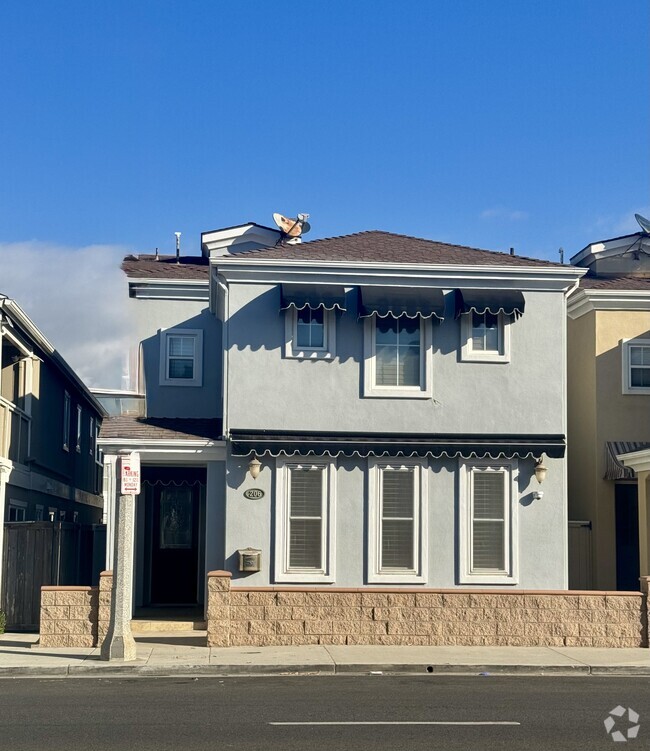 Building Photo - 206 E Balboa Blvd Rental