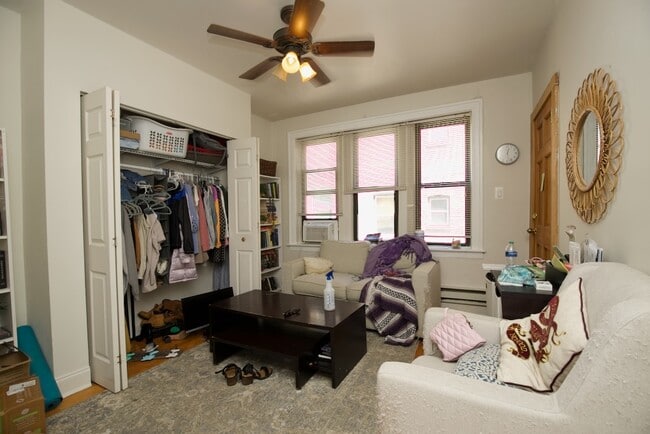 Photo - 837 W Cornelia Ave Unit N3