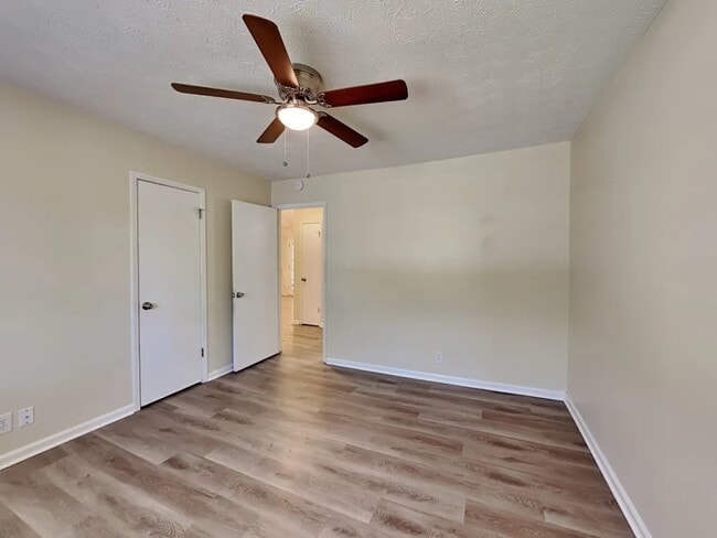 Photo - 2638 Windmere Dr NW